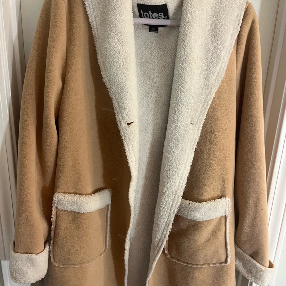 Totes Women's Cream and Tan Teddy Jacket